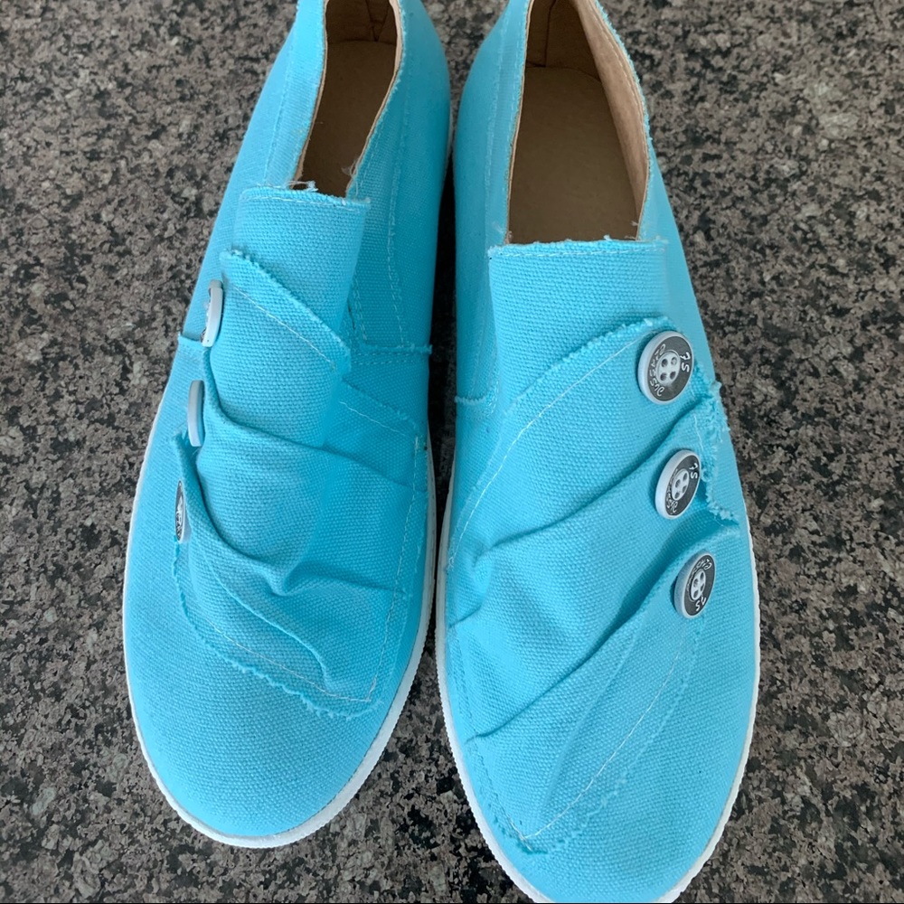 Size 9 blue slip ons.
